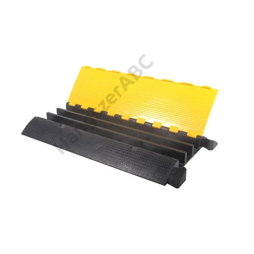 Soundsation CP-200-3CM - 3 csatornás strapabíró kábeltaposó csúszásgátló felülettel