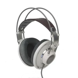 AKG K701